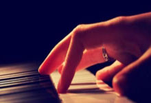 结束70年冠军荒!纽卡官方:3月29日将举行联赛杯夺冠游行.